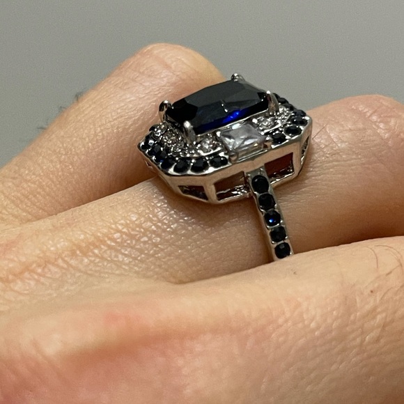 925 Silver Women Rings Gorgeous Blue Sapphire Women Anniversary Jewelry - Picture 3 of 4